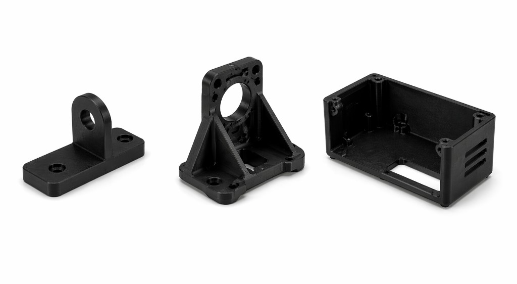 Tři 3D díly vedle sebe